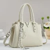 CARTERA V EN TENDENCIA 30X20 CM A2560